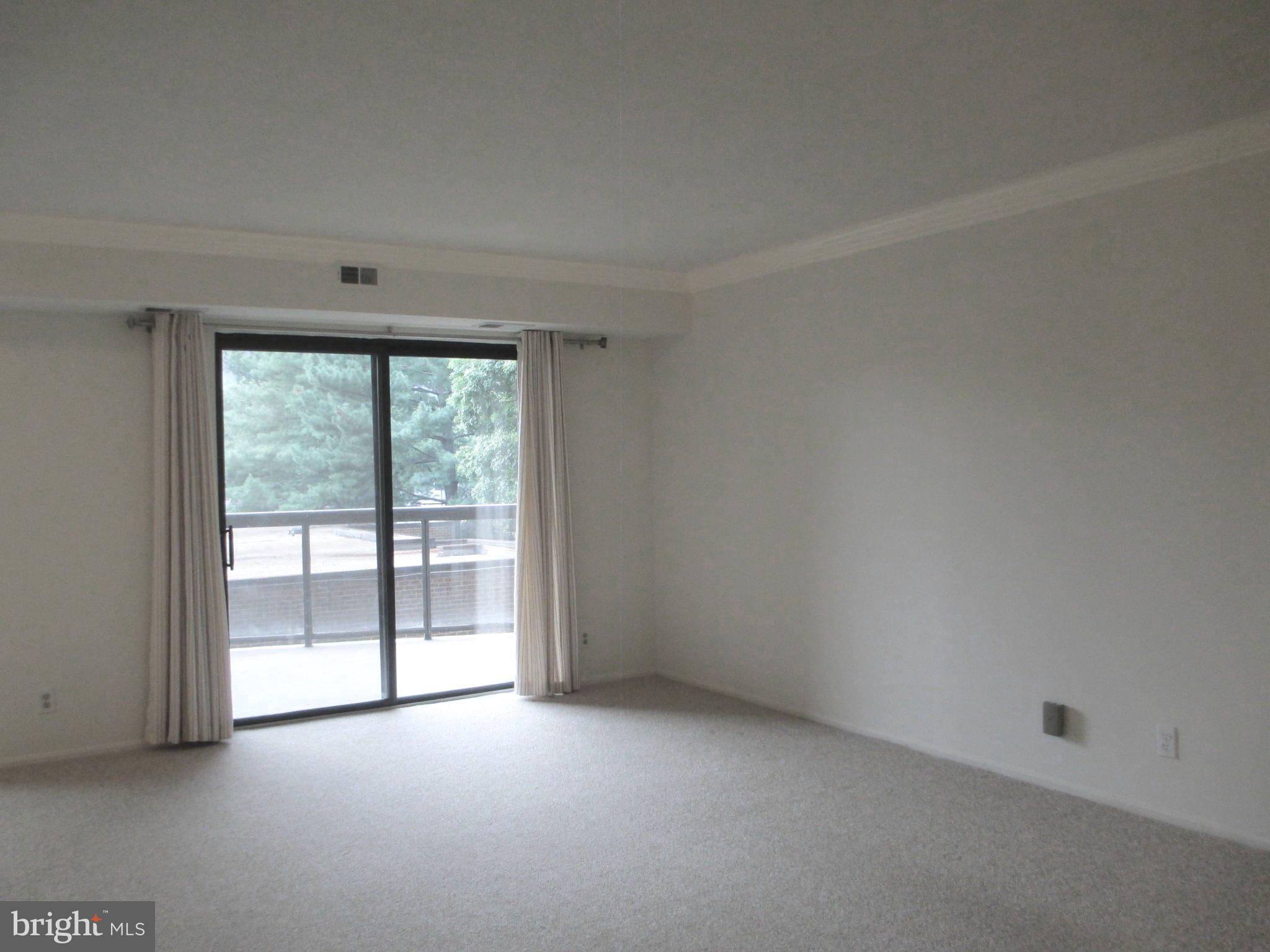 ROTONDA - Residential Lease