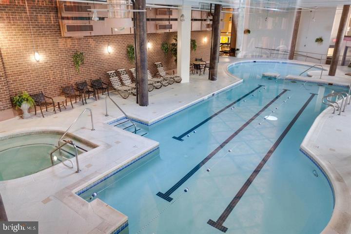 ROTONDA - Residential Lease