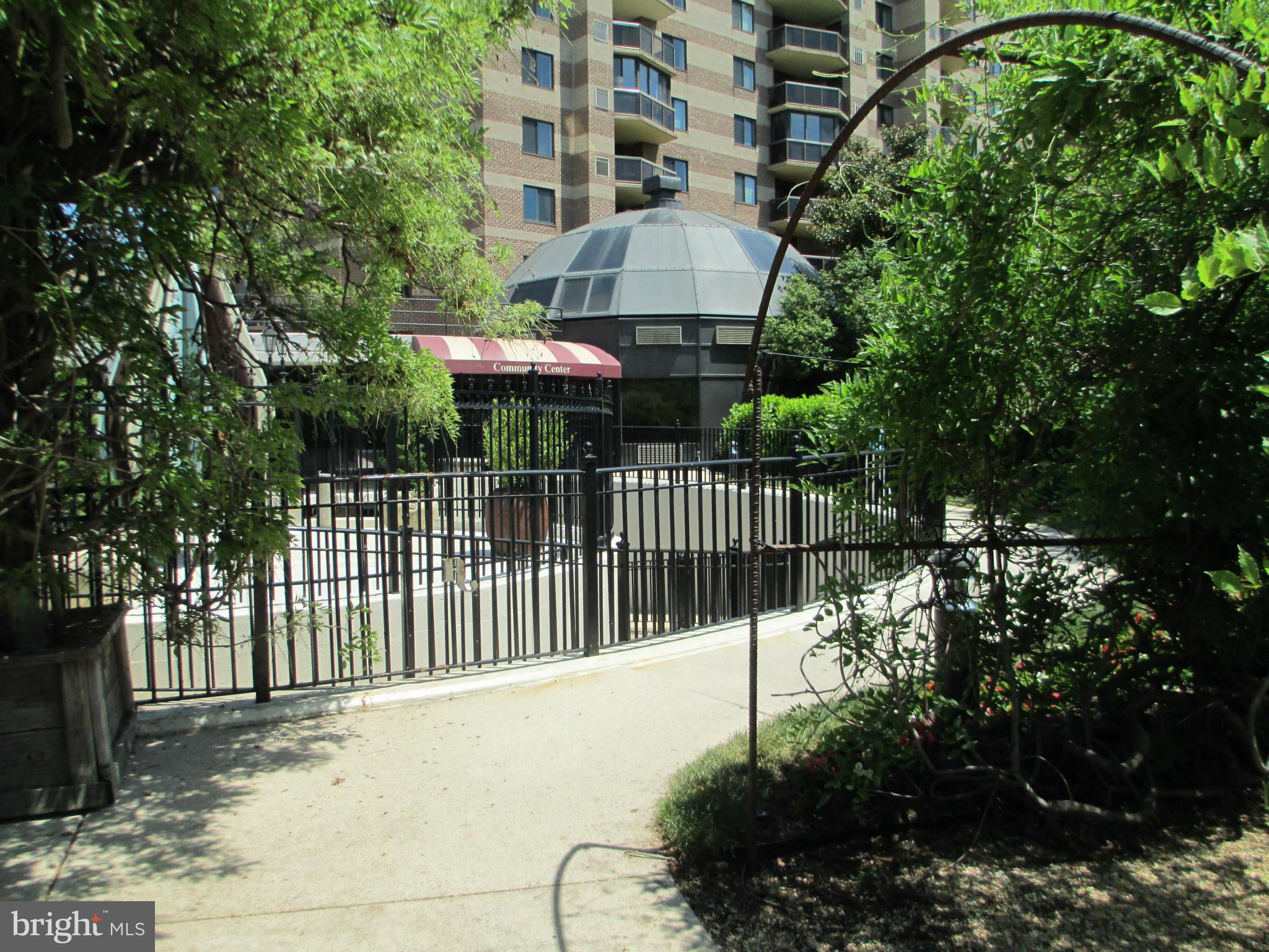 ROTONDA - Residential Lease