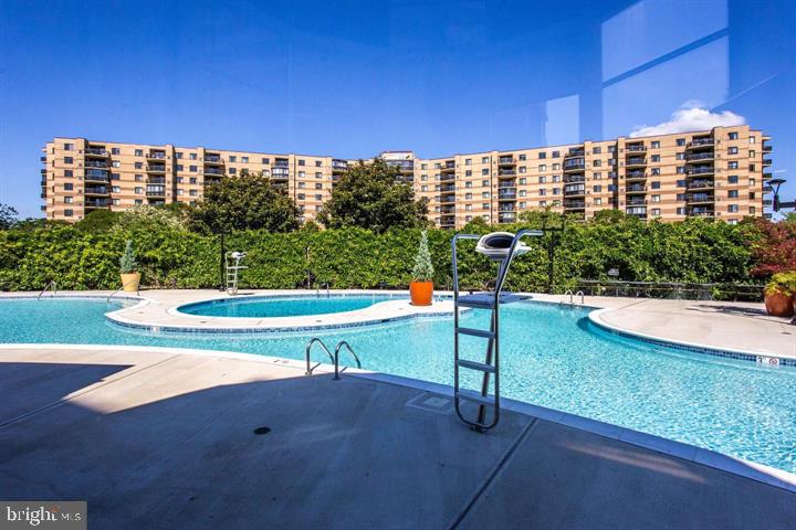 ROTONDA - Residential Lease