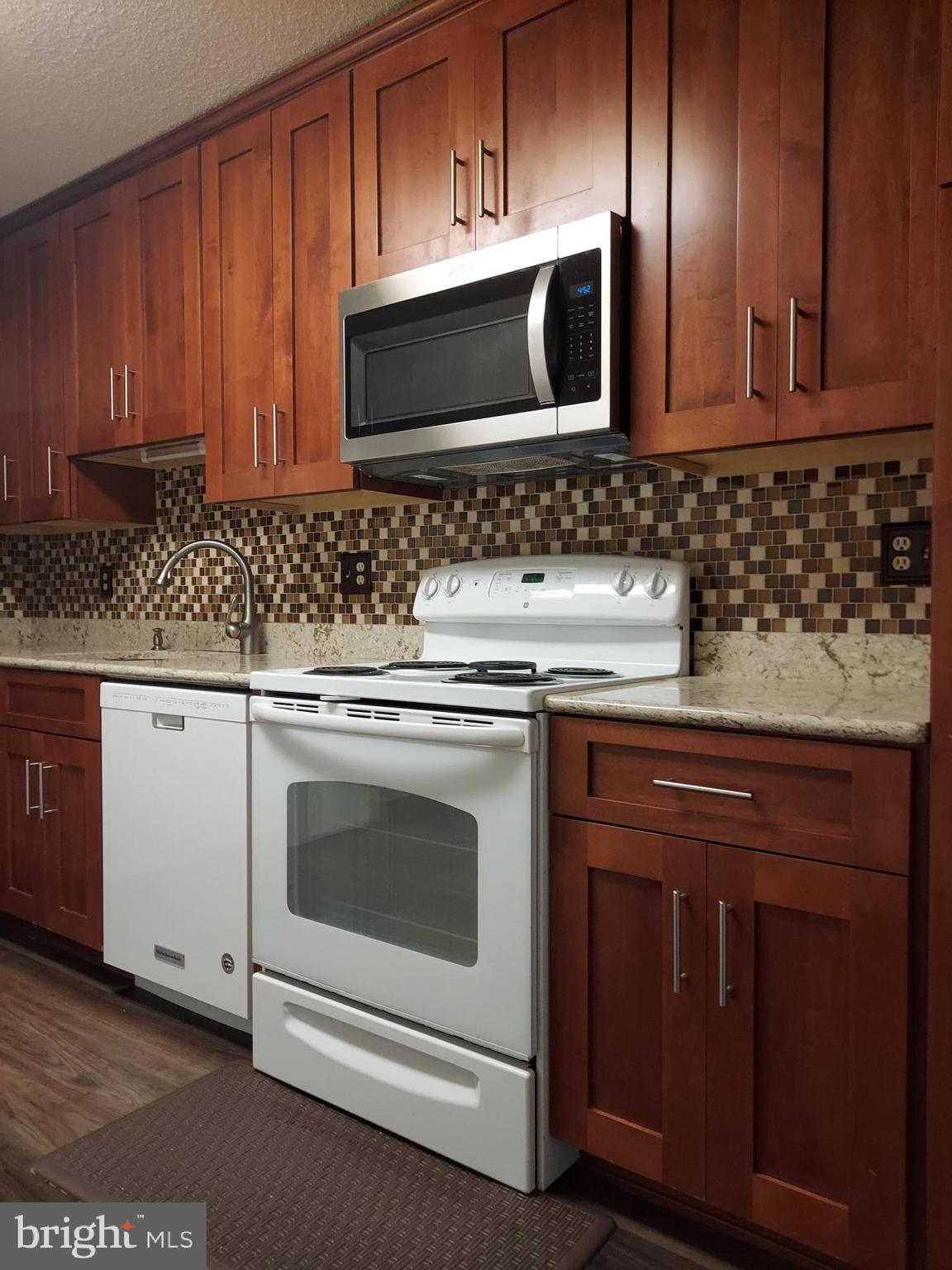 ROTONDA - Residential Lease