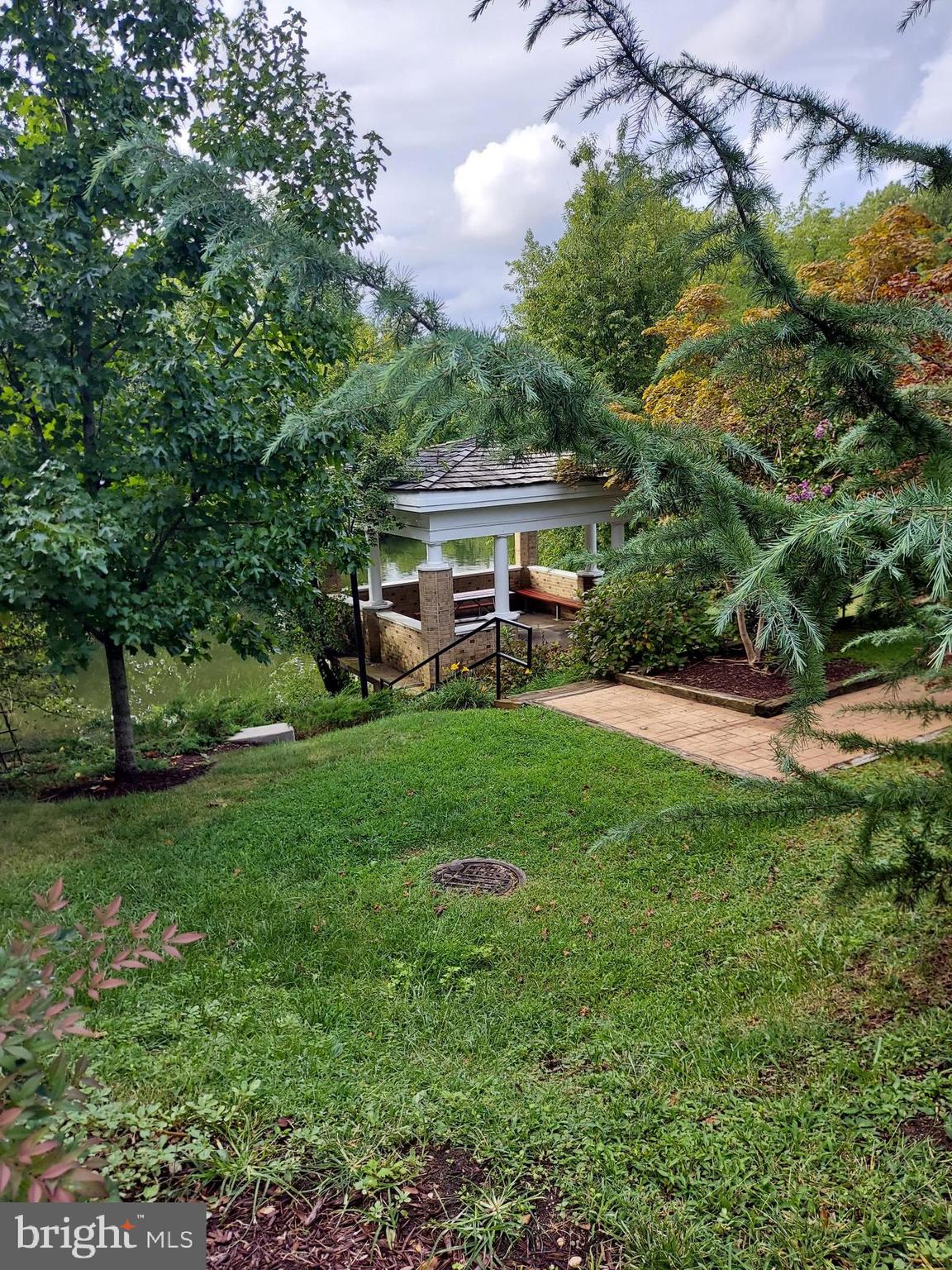 ROTONDA - Residential Lease