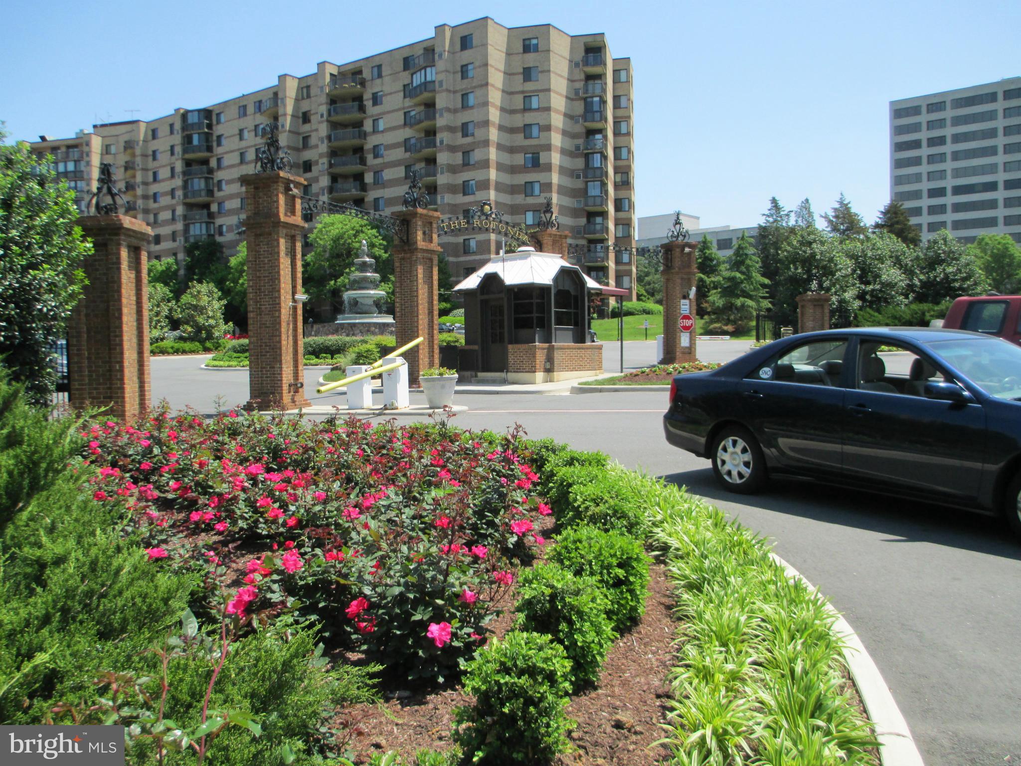 ROTONDA - Residential Lease