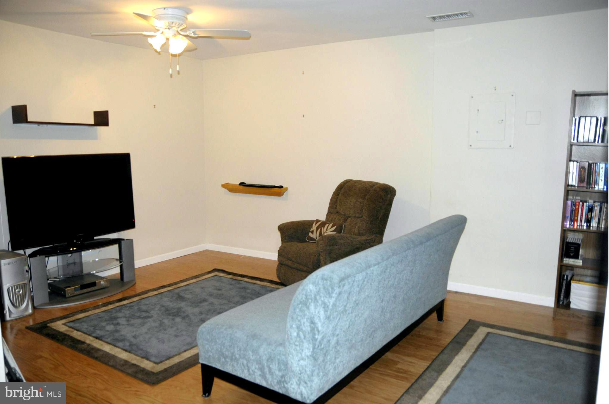 RESTON - Residential