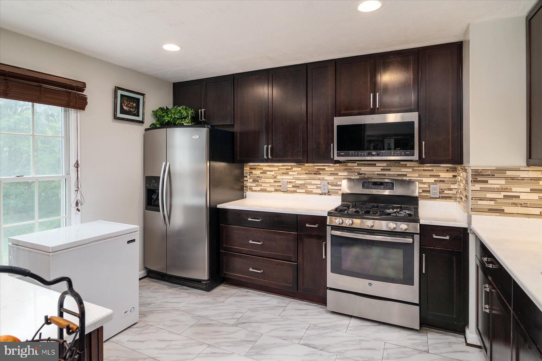 MEADOWRIDGE LANDING - Residential