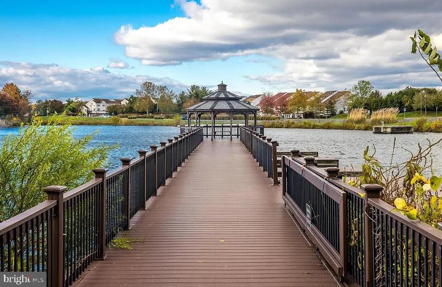 ASHBURN VILLAGE - Residential