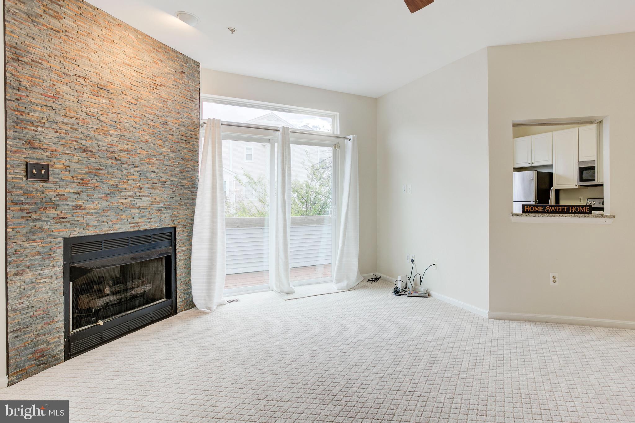 ASHBURN VILLAGE - Residential