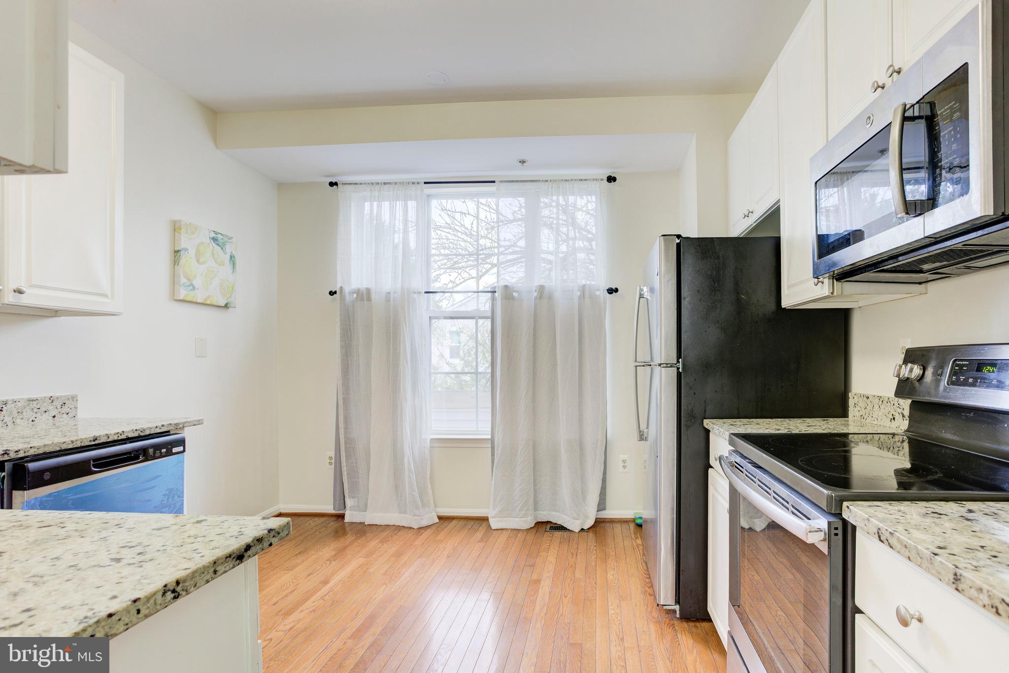 ASHBURN VILLAGE - Residential