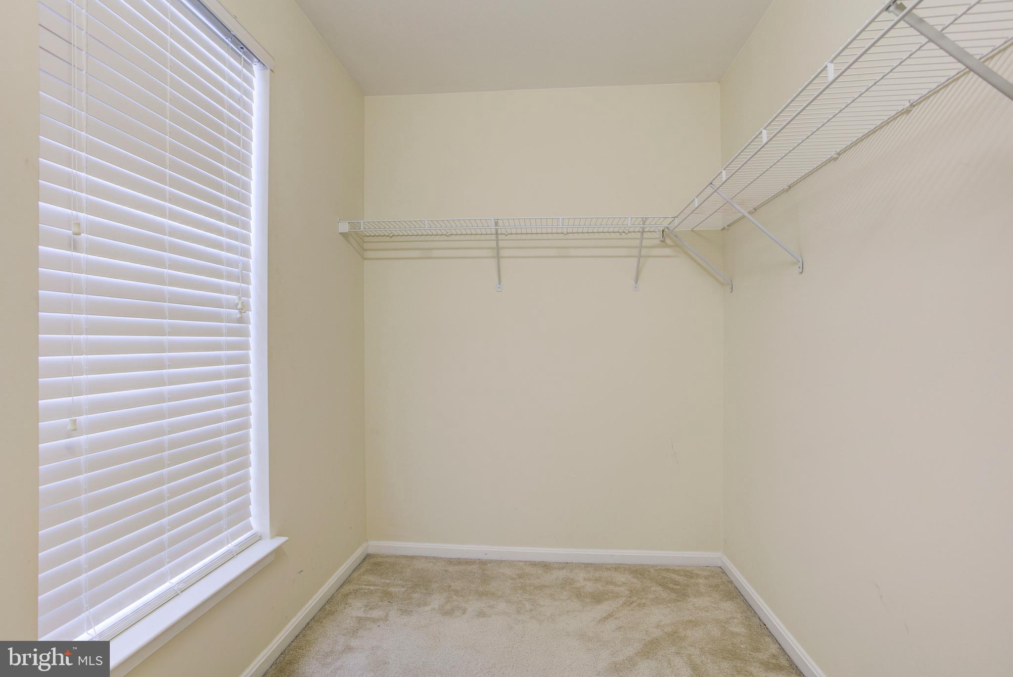 ASHBURN VILLAGE - Residential