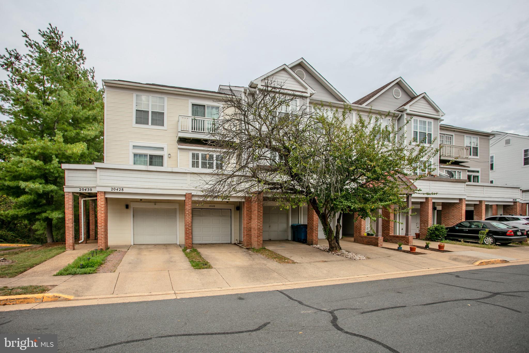 20432 COOL FERN SQUARE