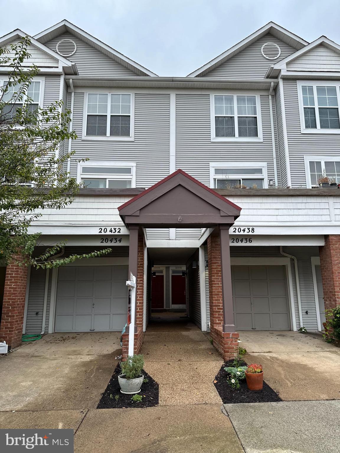 ASHBURN VILLAGE - Residential