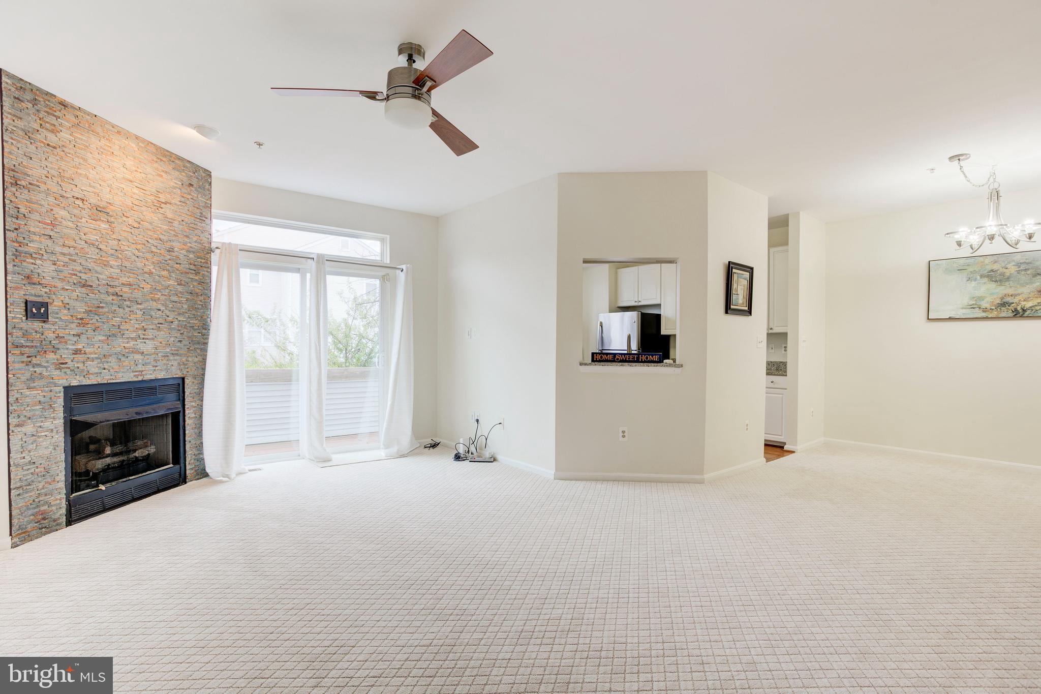 ASHBURN VILLAGE - Residential