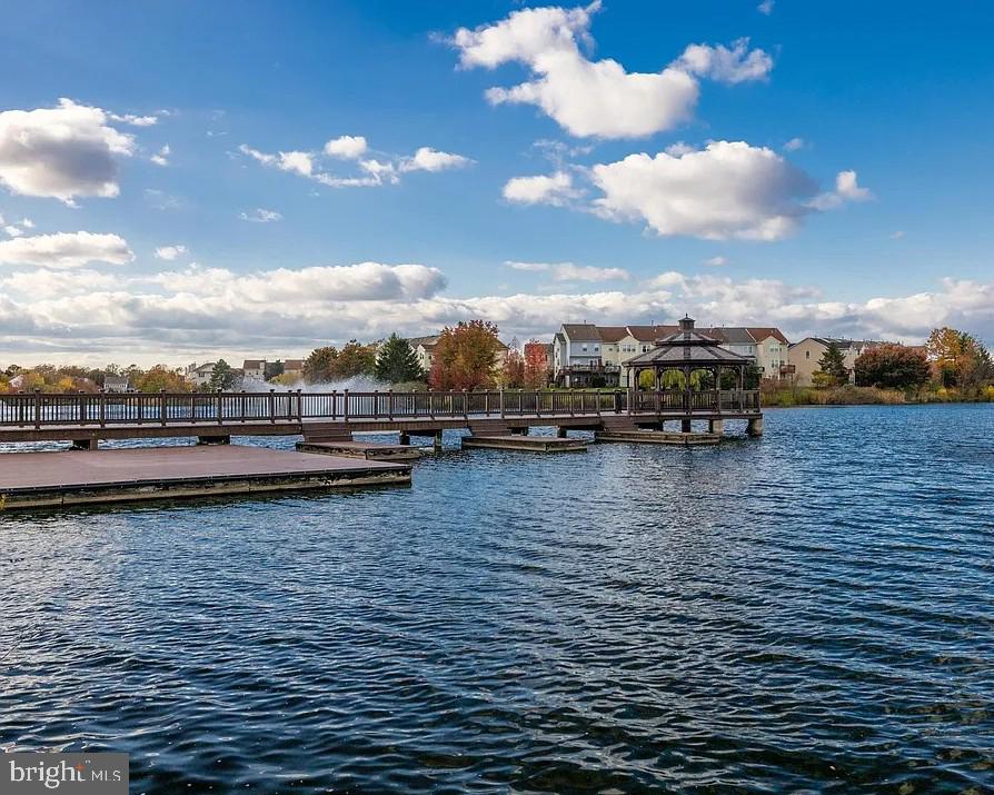 ASHBURN VILLAGE - Residential