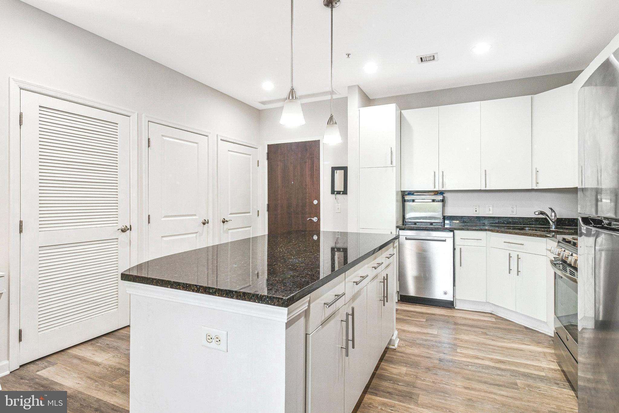444 W BROAD STREET 401