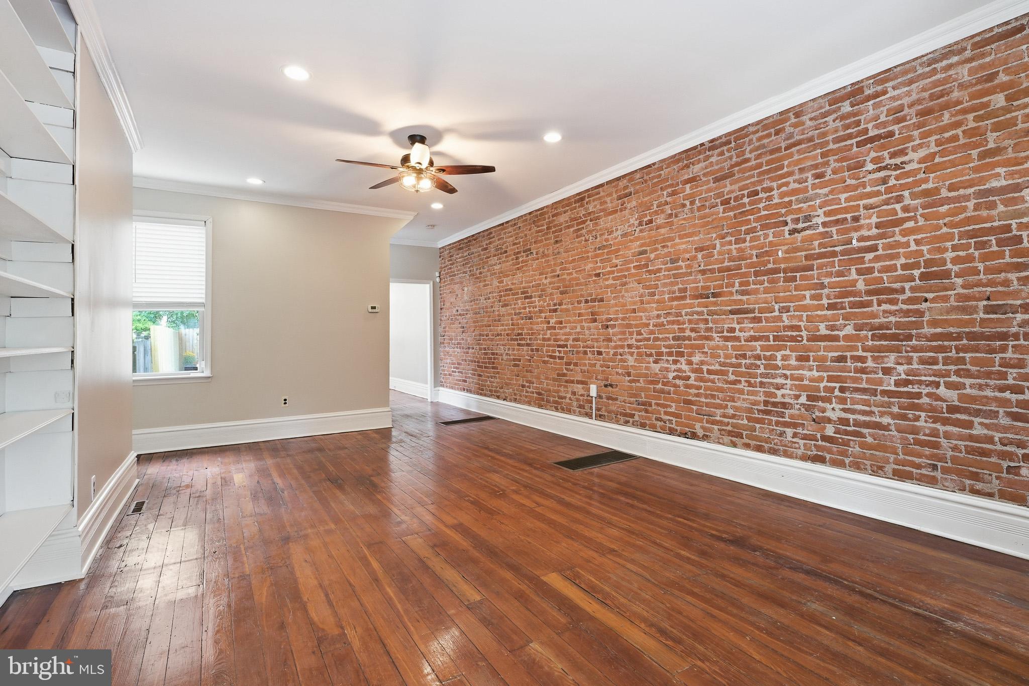 1012 KIRK AVENUE