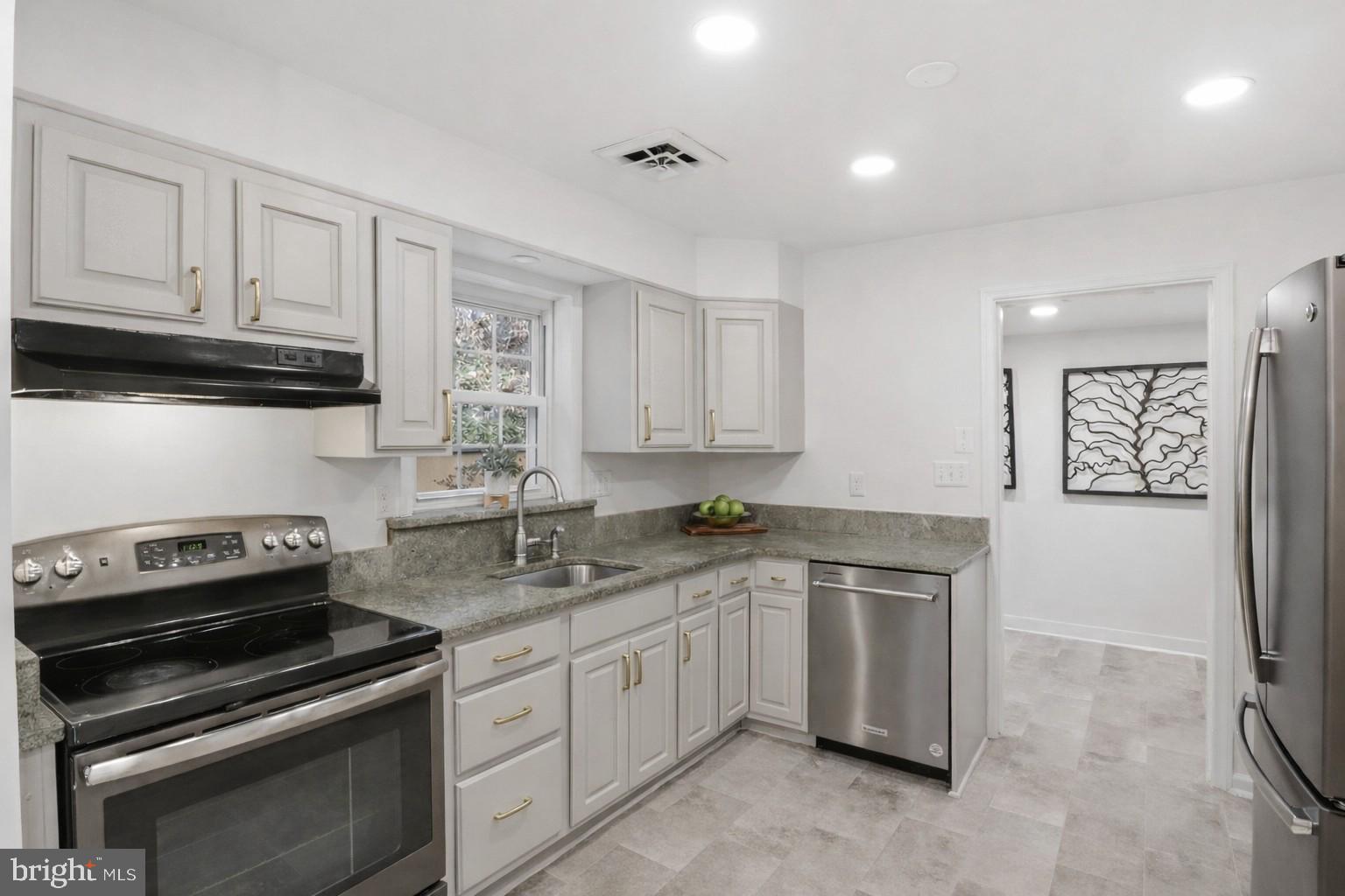 LINCOLNIA PARK - Residential