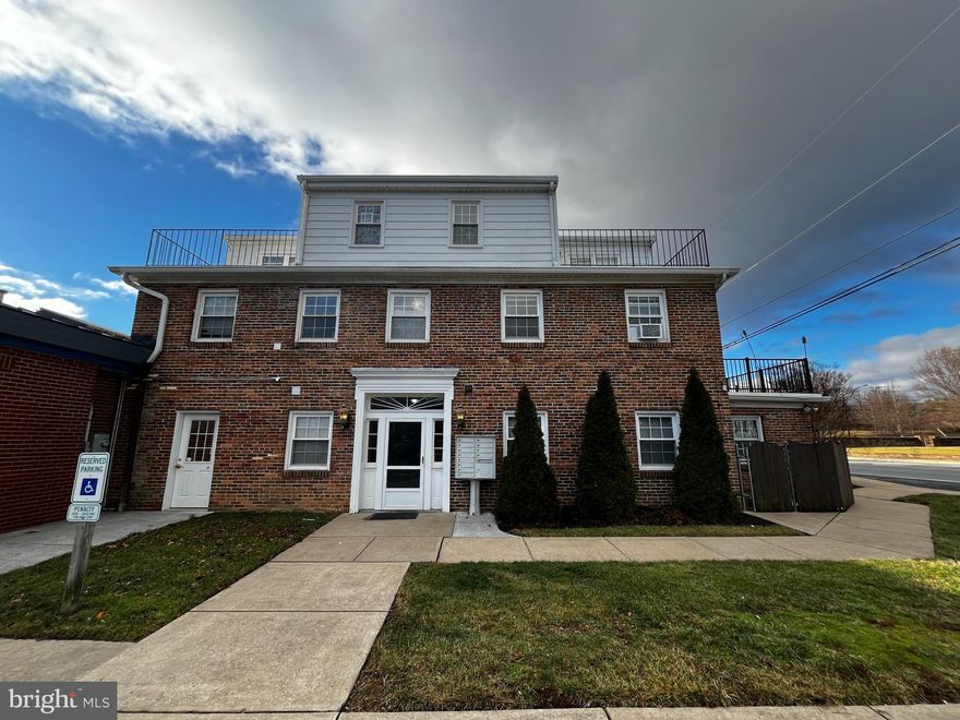 Welcome to our spacious 2nd floor apartment located in the vibrant city of Winchester, VA. This charming 2 bedroom, 1 1/2 bath unit is perfect for those seeking a convenient and comfortable living space. Situated close to the medical center and downtown, you'll have easy access to all the amenities the city has to offer. The apartment features a well-designed layout, providing ample space for relaxation and entertainment. With its prime location, you'll be just a short distance away from a variety of dining, shopping, and entertainment options. Whether you're looking to explore the local attractions or simply unwind in the comfort of your own home, this apartment is the ideal choice. Don't miss out on this fantastic opportunity to experience the best of Winchester living. Contact us today to schedule a tour and make this apartment your new home.