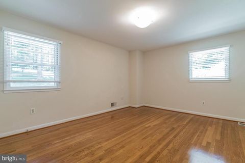 6807 WINTER LANE ANNANDALE VA 22003