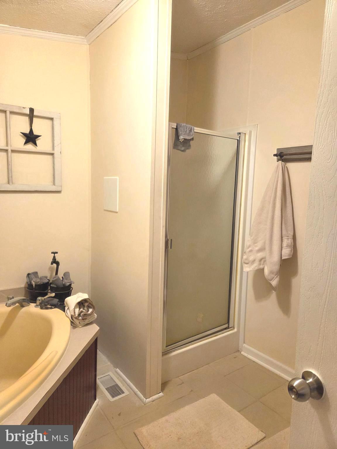 HEBRON WOODS - Residential