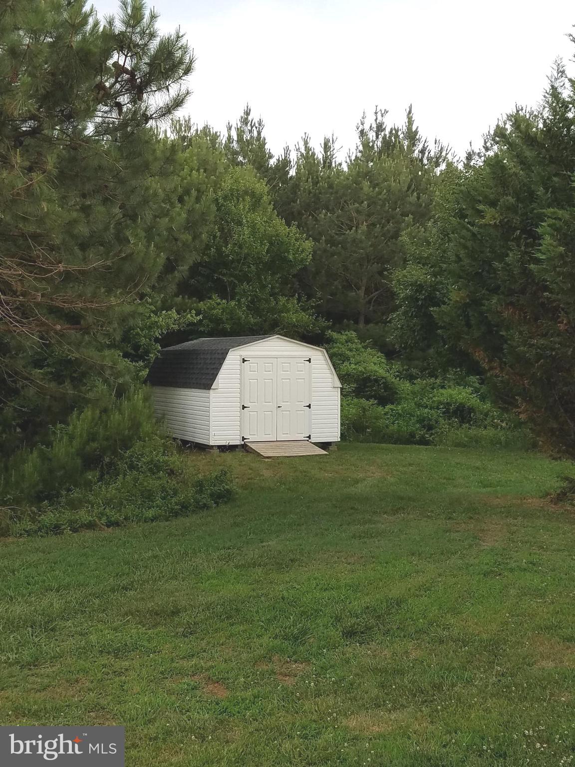 HEBRON WOODS - Residential