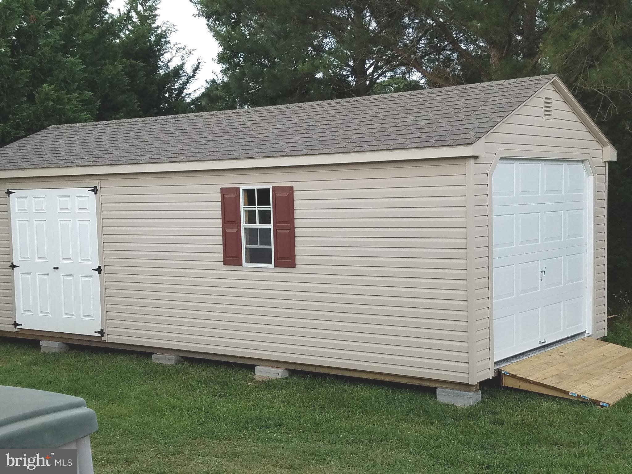 HEBRON WOODS - Residential