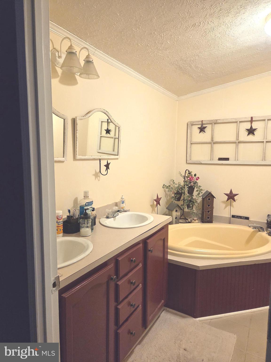 HEBRON WOODS - Residential