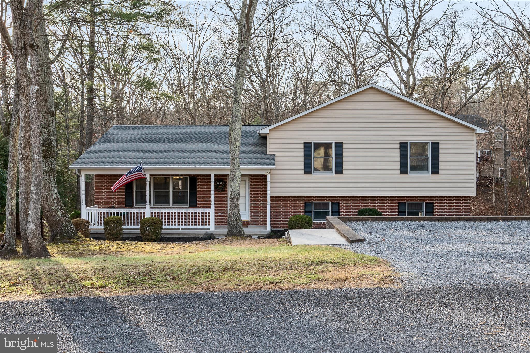 LAKE HOLIDAY ESTATES - Residential