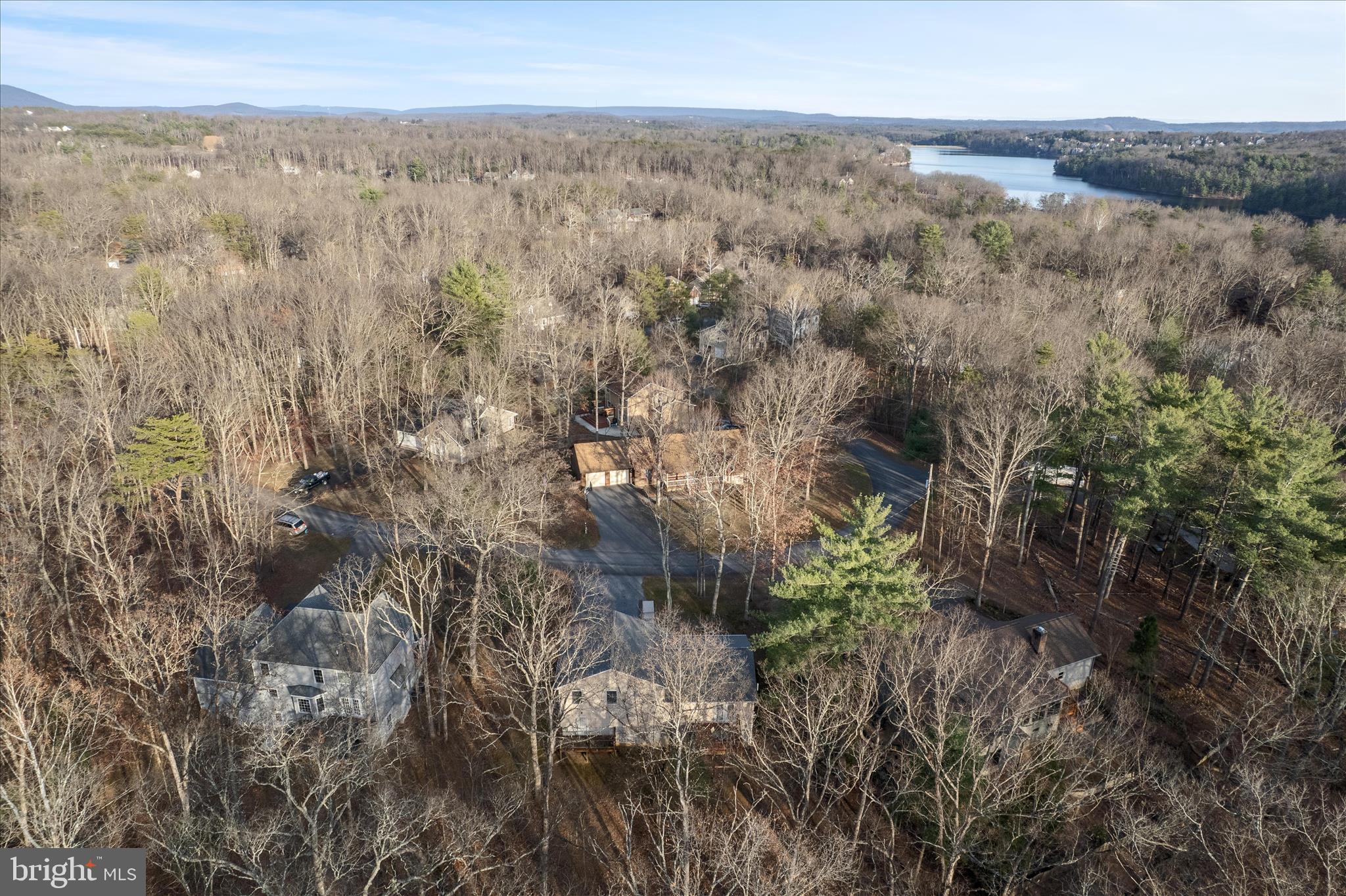 LAKE HOLIDAY ESTATES - Residential