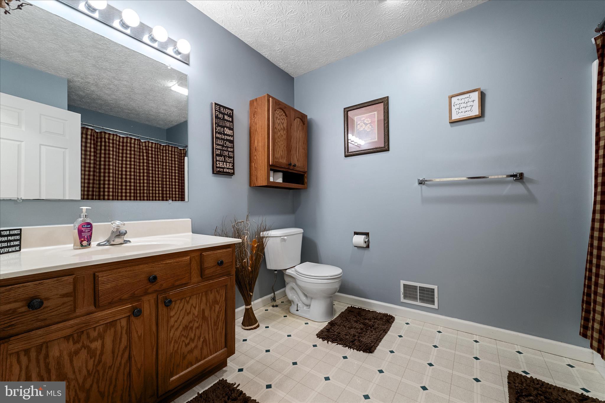 LAKE HOLIDAY ESTATES - Residential