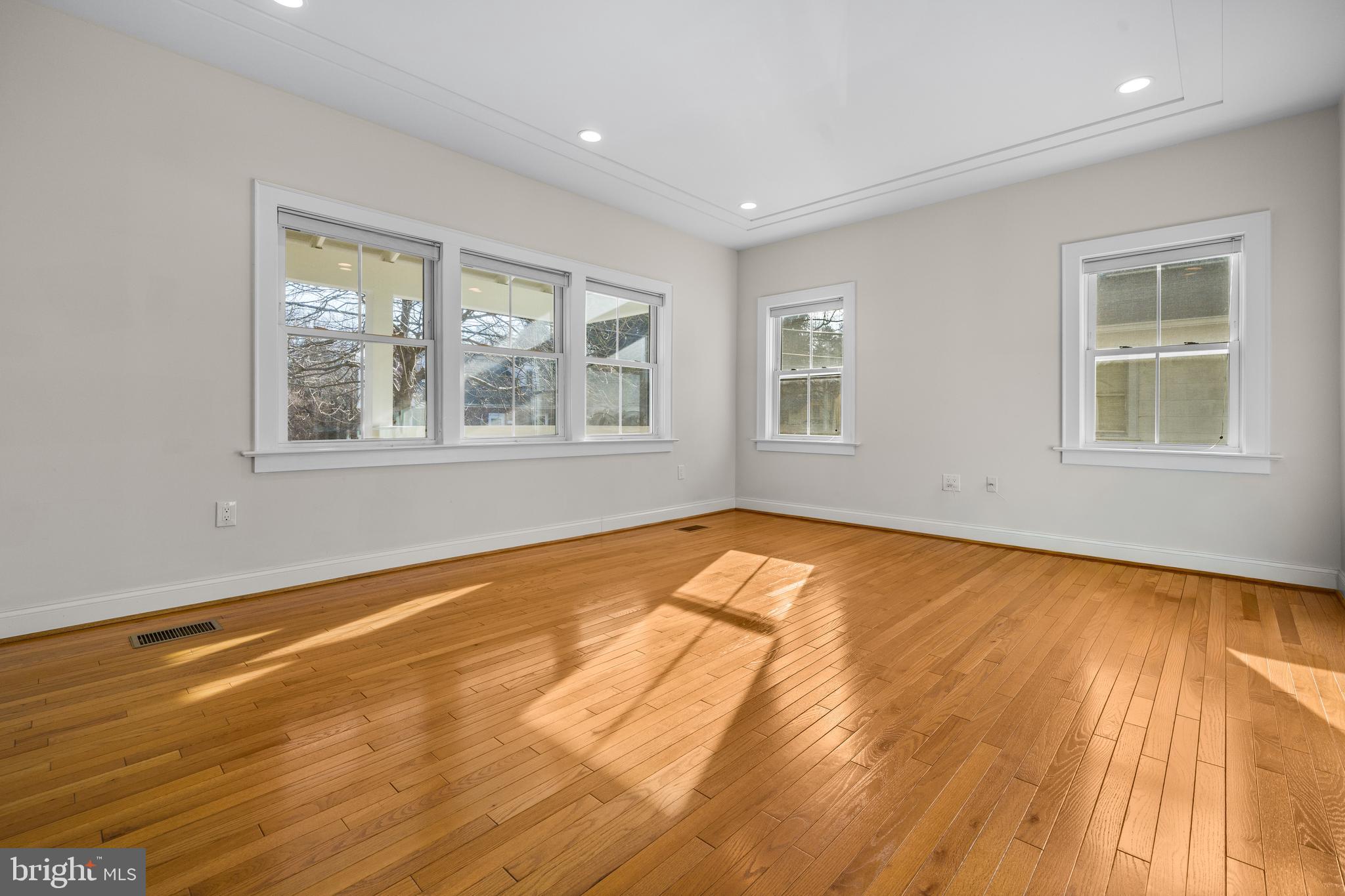 SILVER SPRING - Residential