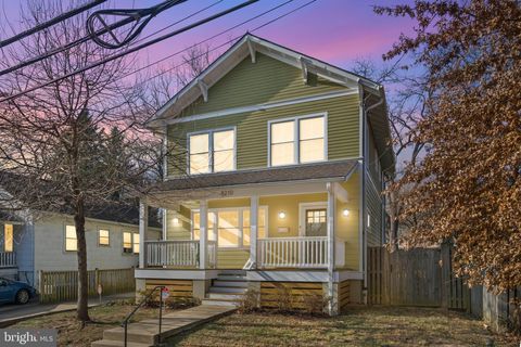 Photo of 8210 Grove Street, SILVER SPRING, MD 20910 (MLS # MDMC2211118)