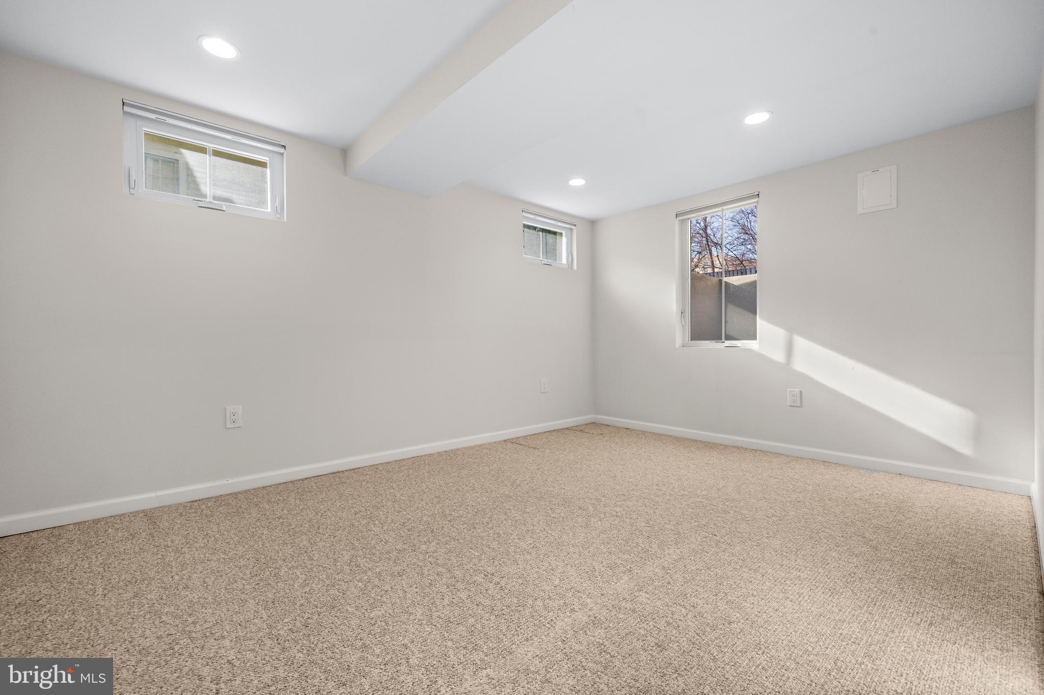 SILVER SPRING - Residential