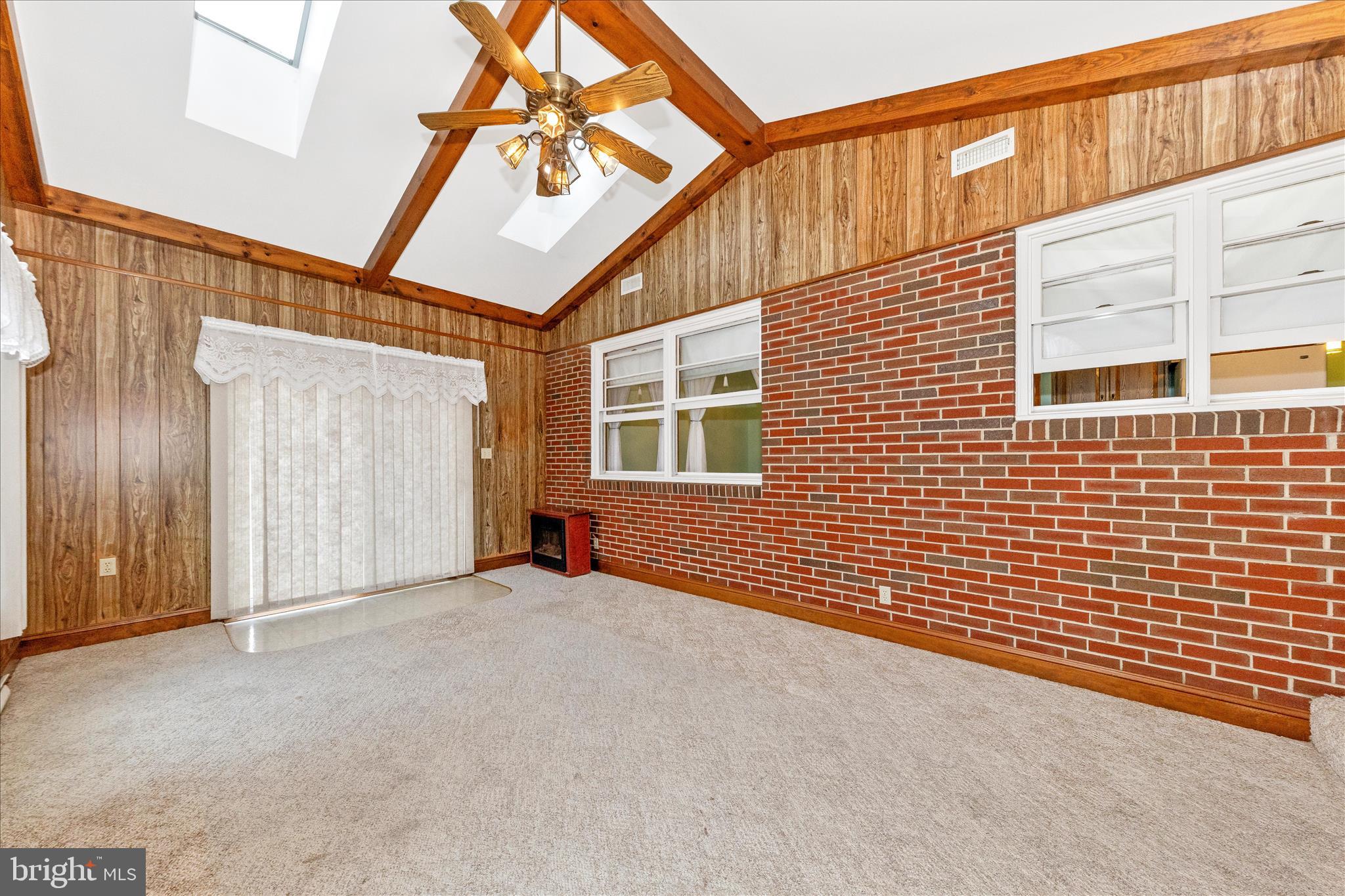 URBANA - Residential