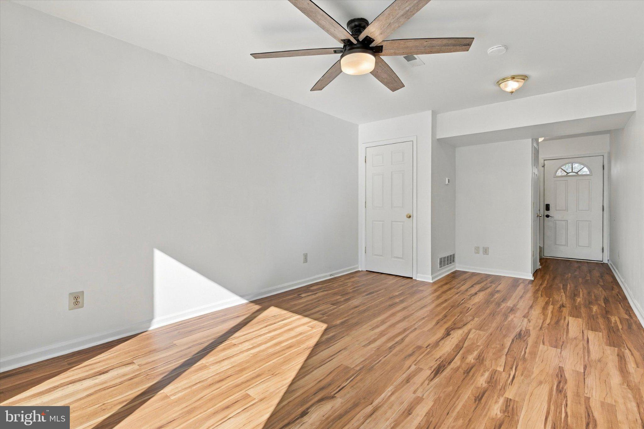 2454 GREENVIEW CMNS