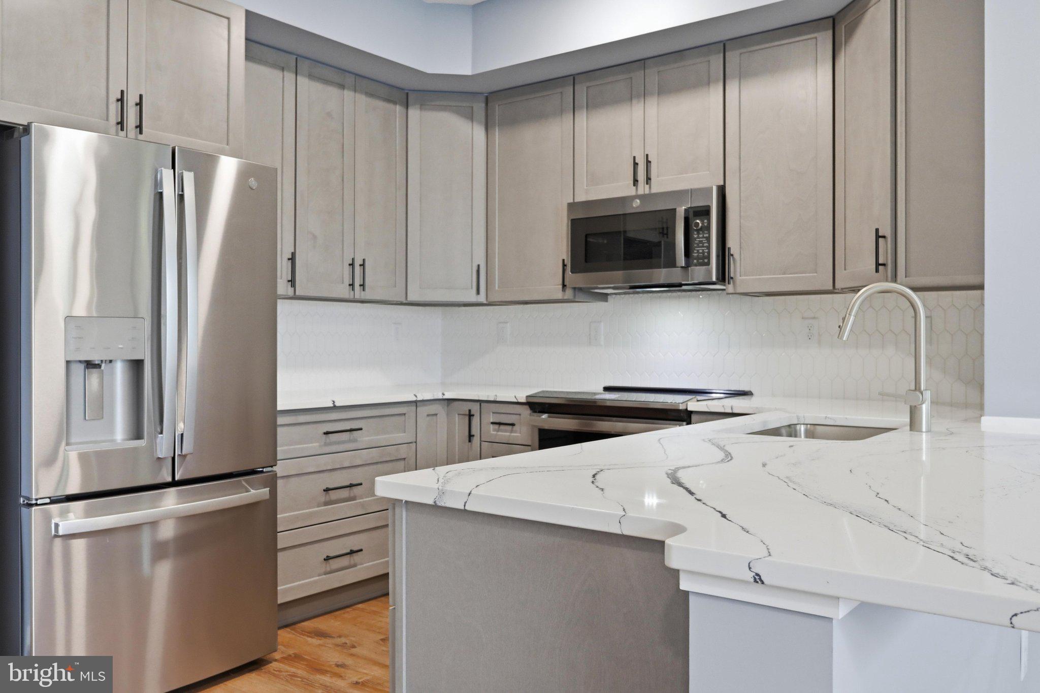 4900 EDGEWARE TERRACE