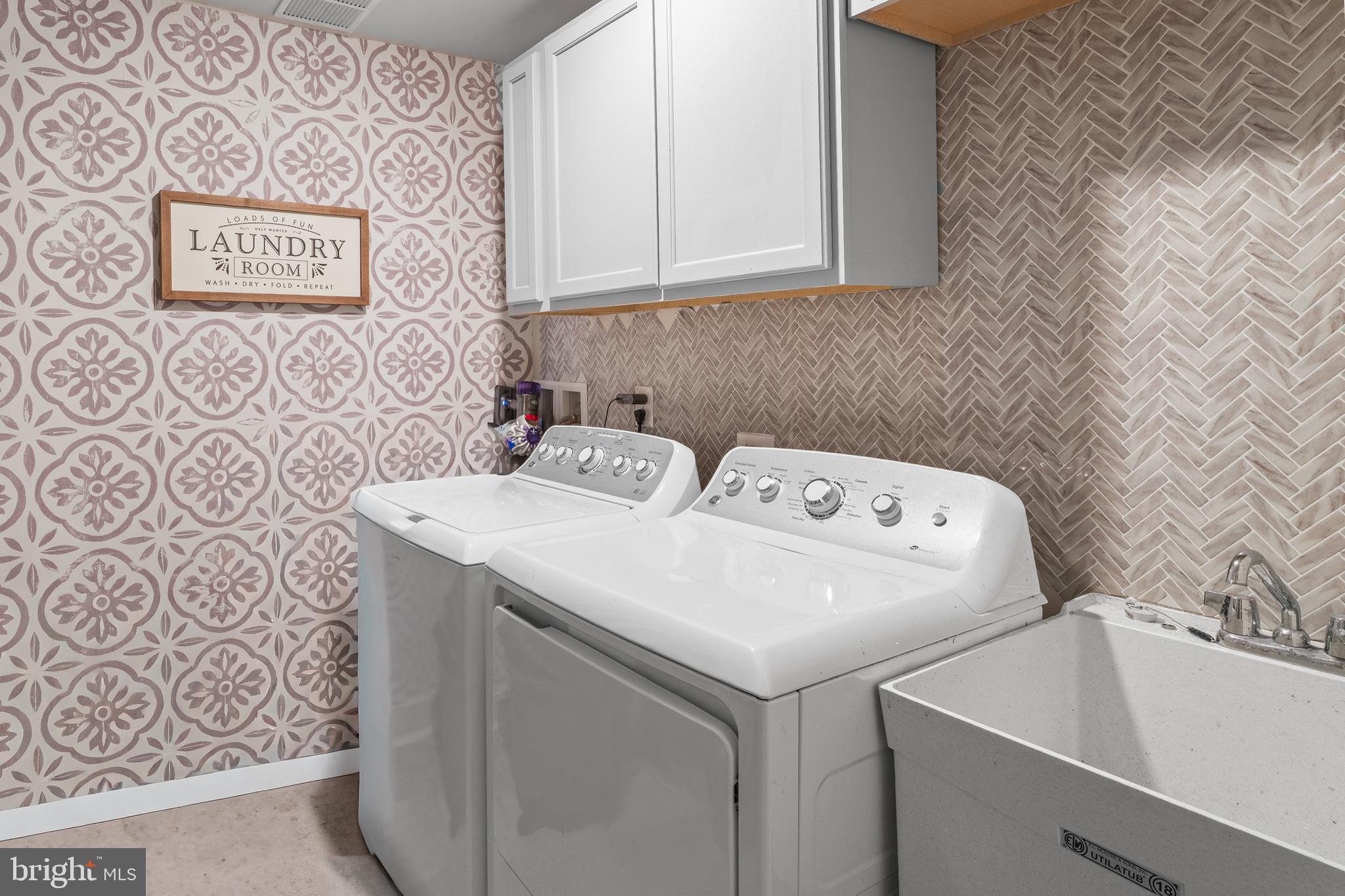 WATERSIDE - Residential