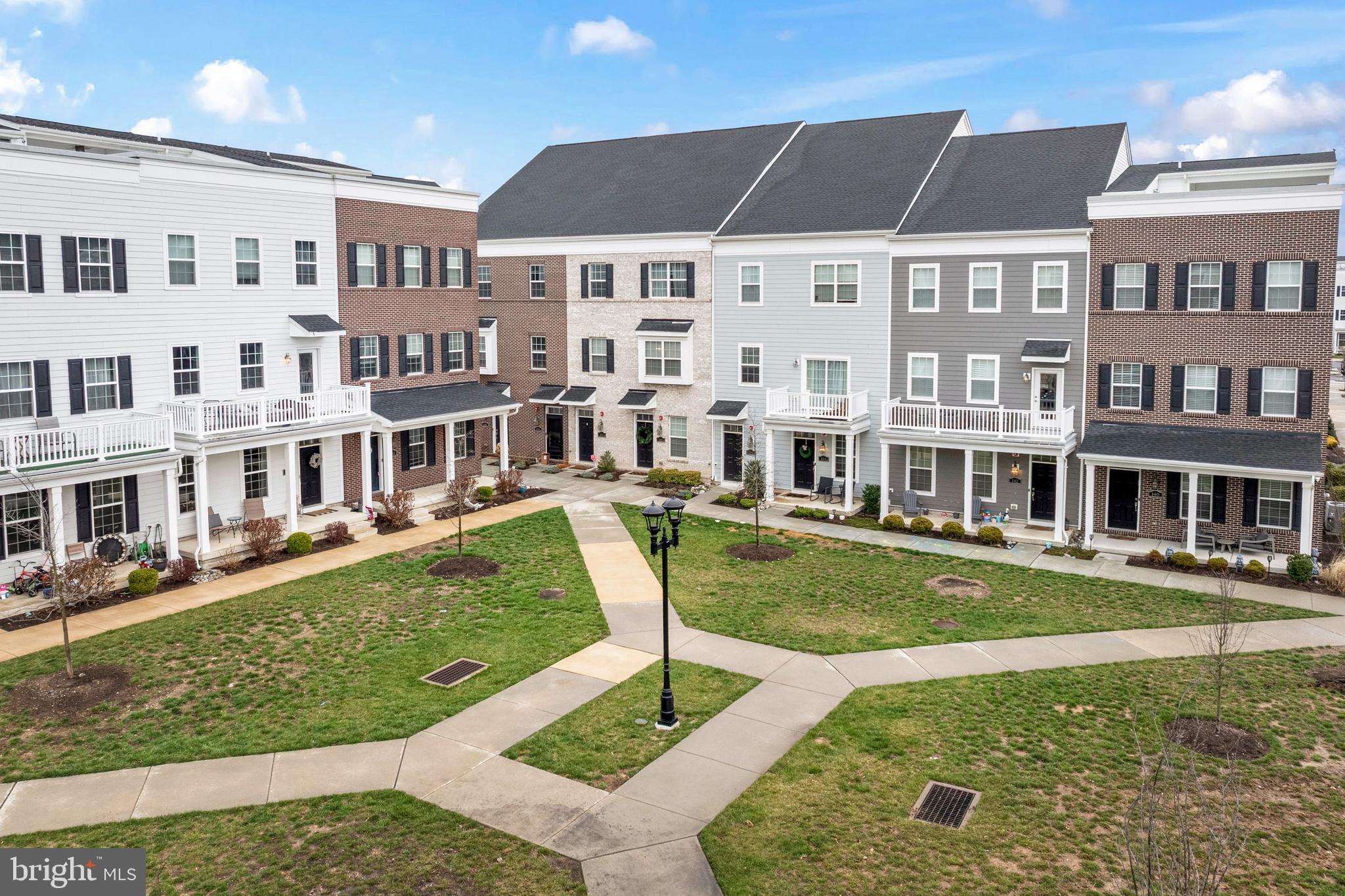 WATERSIDE - Residential