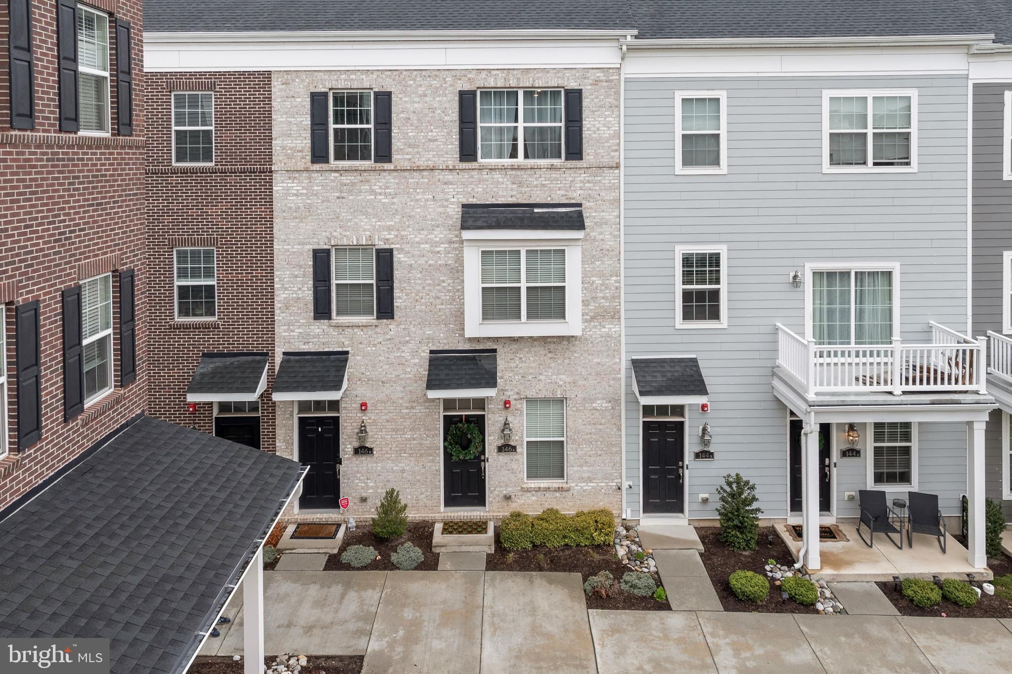 WATERSIDE - Residential