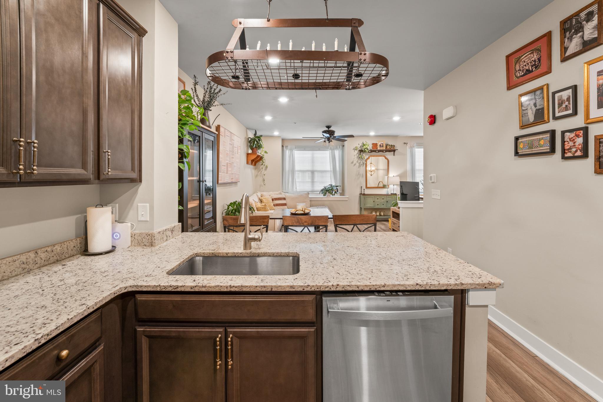 WATERSIDE - Residential