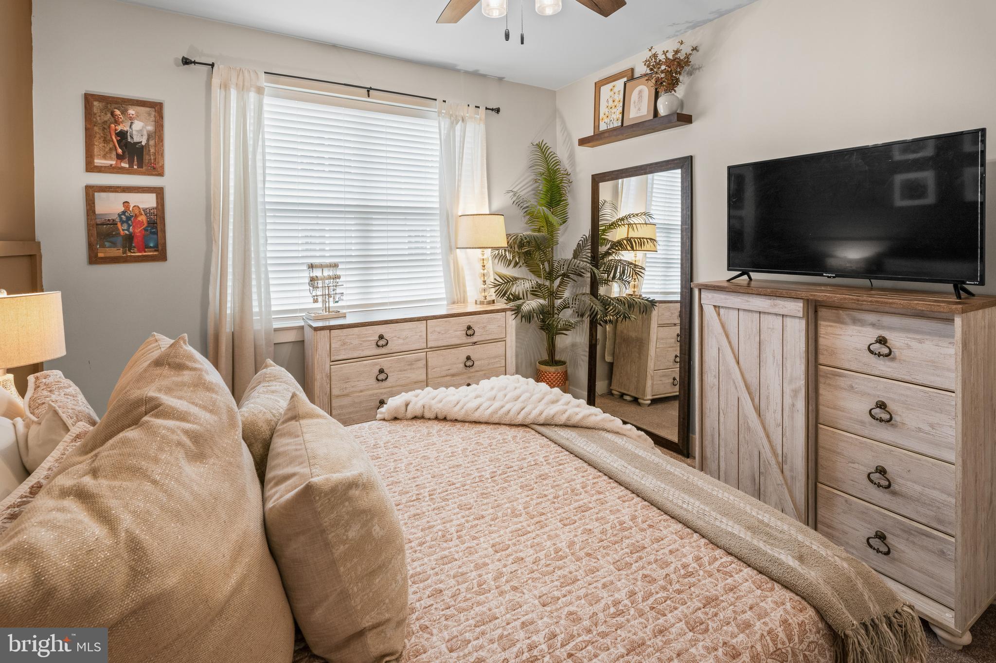 WATERSIDE - Residential