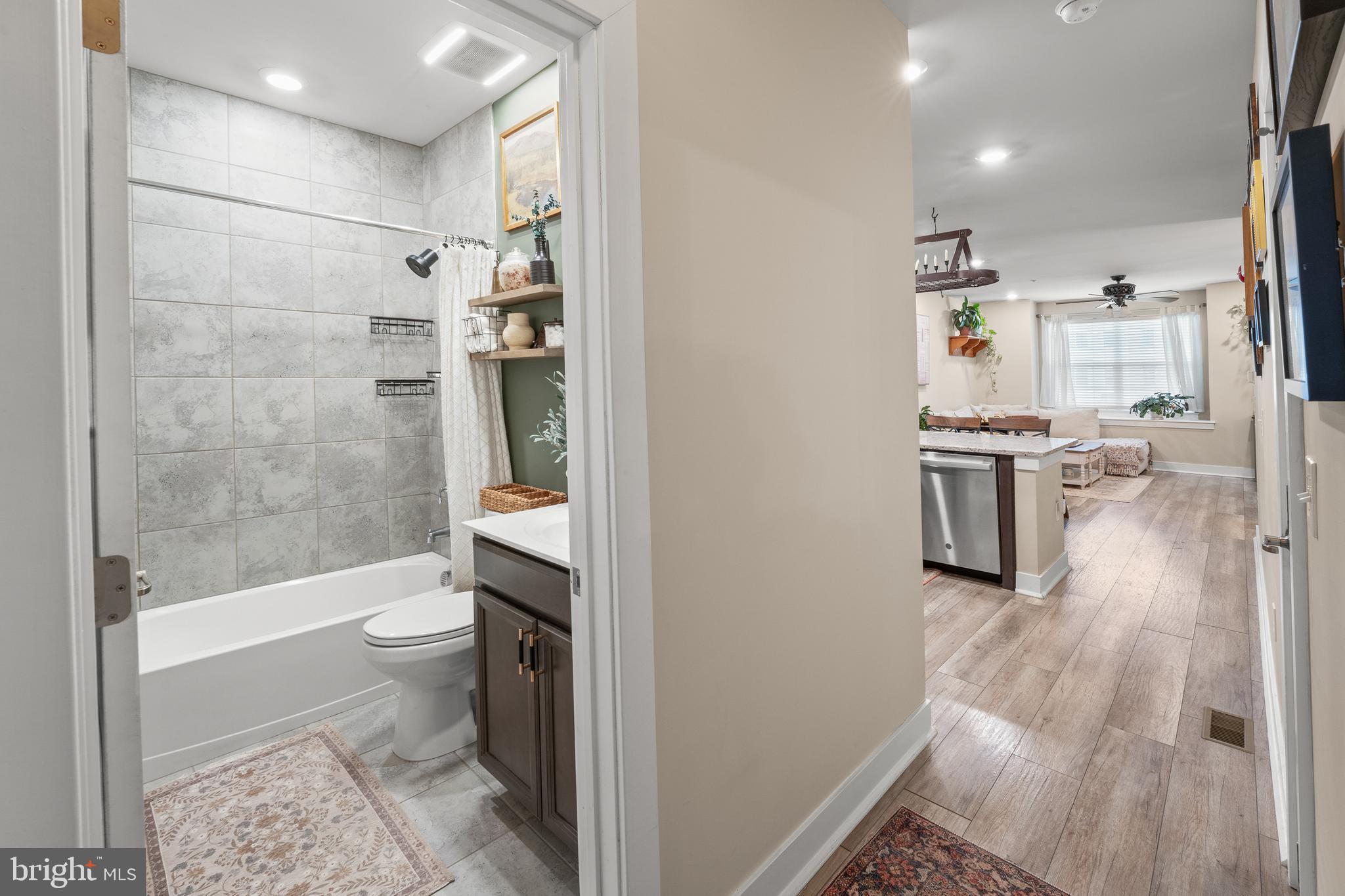 WATERSIDE - Residential