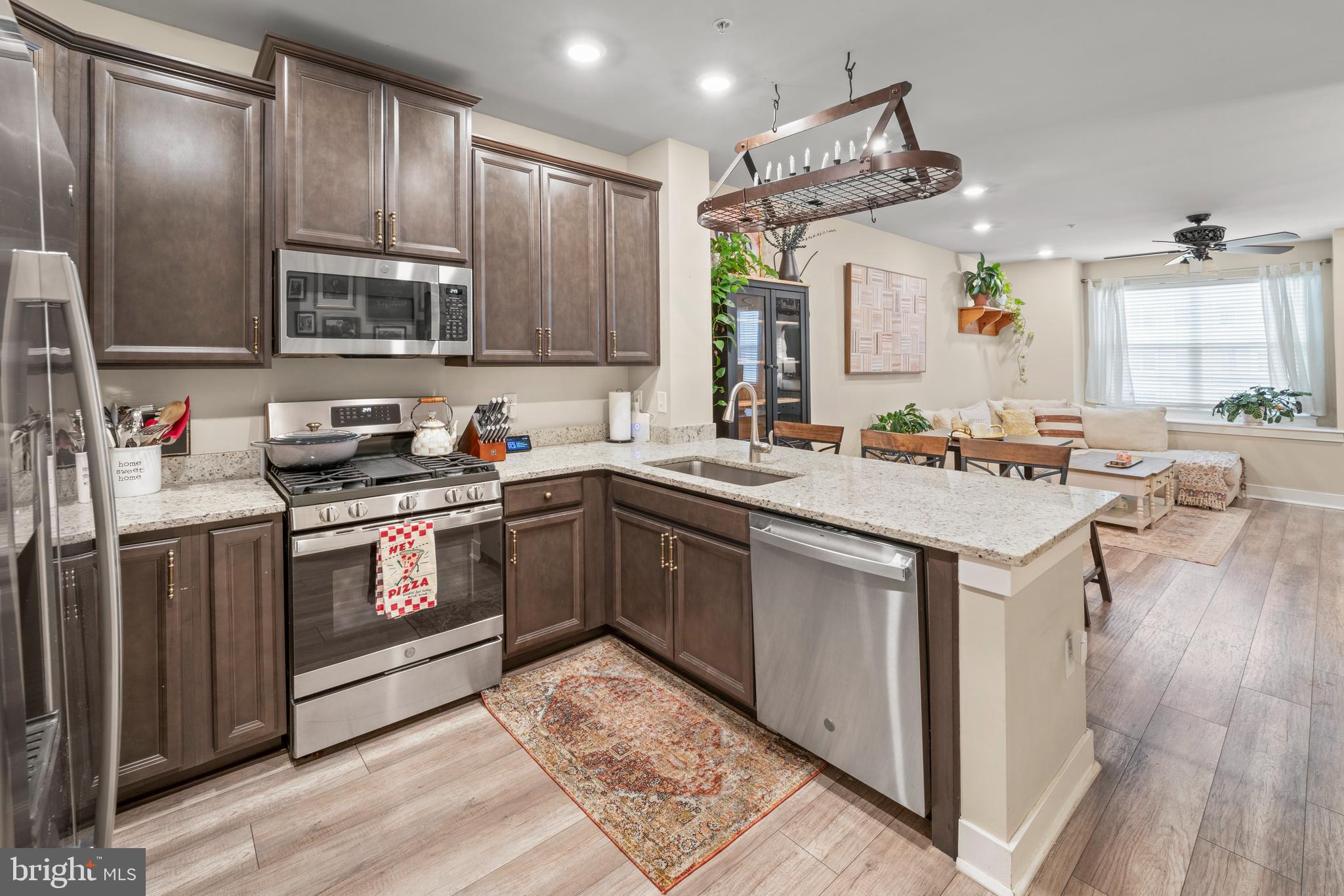 WATERSIDE - Residential