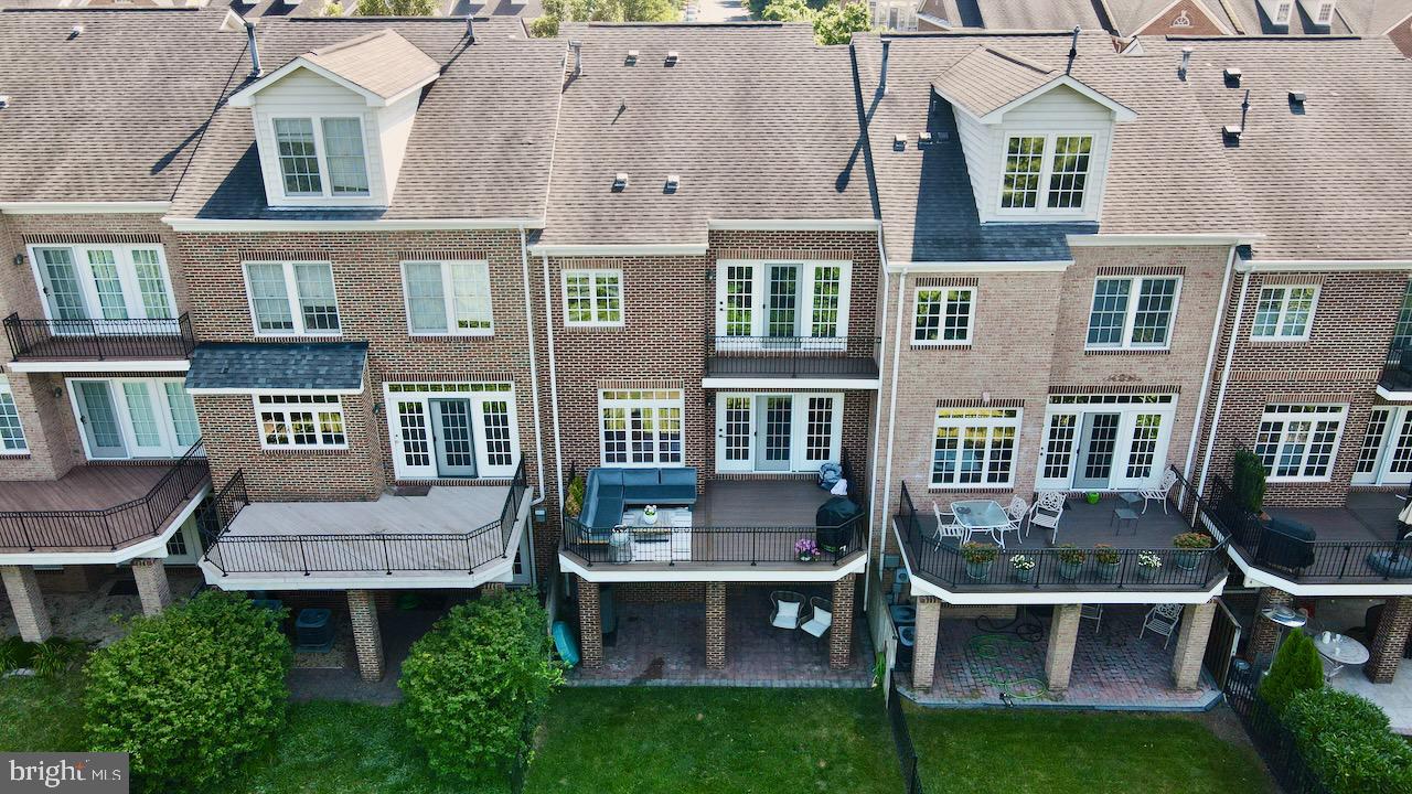 RIVER CREEK - Residential Lease