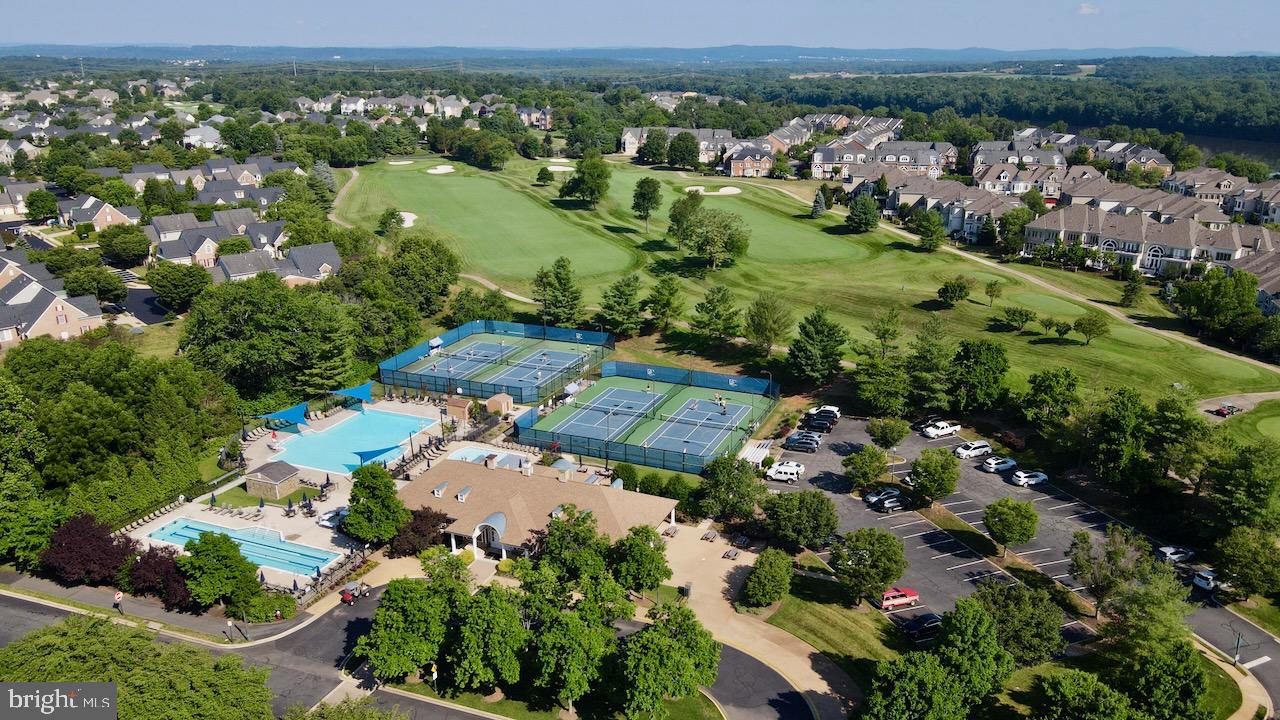 RIVER CREEK - Residential Lease