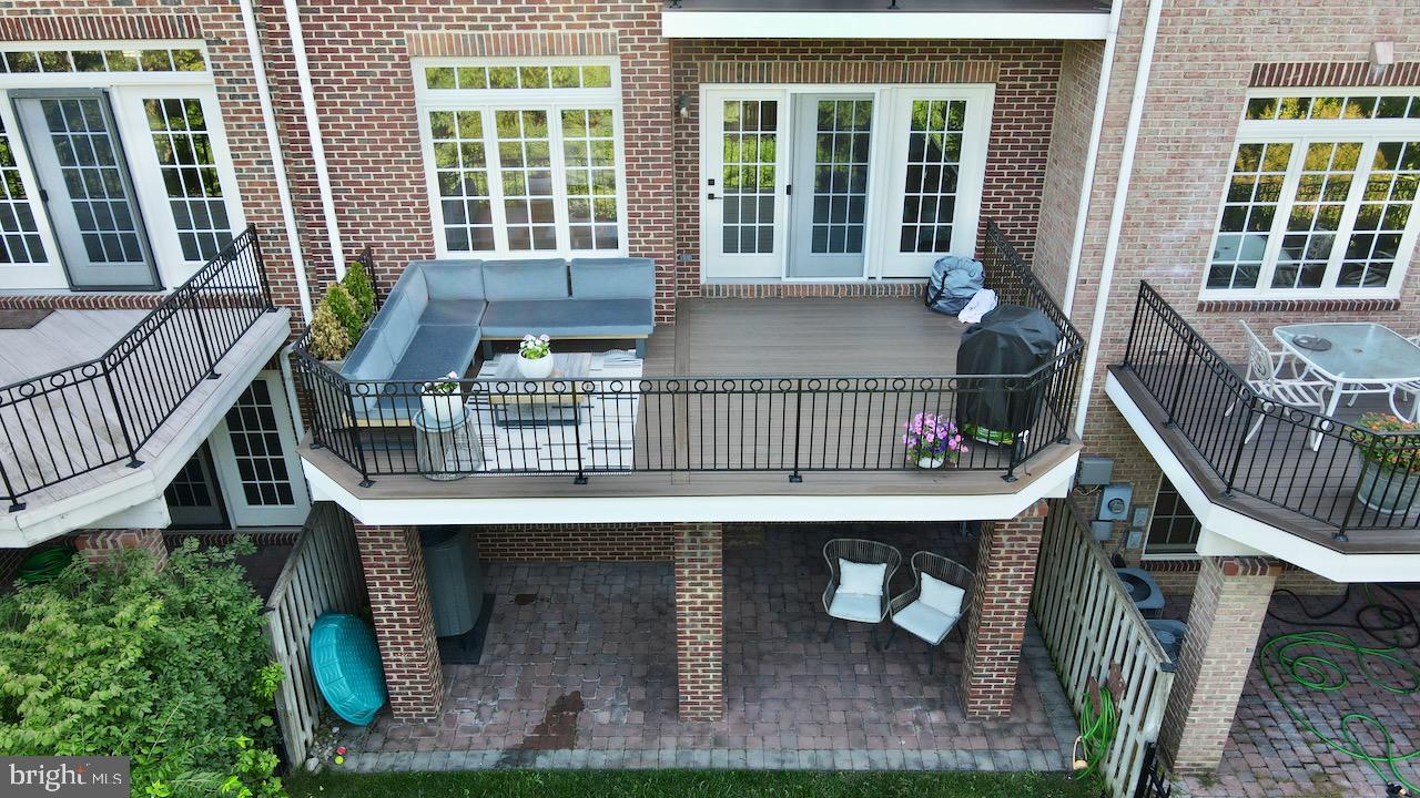 RIVER CREEK - Residential Lease