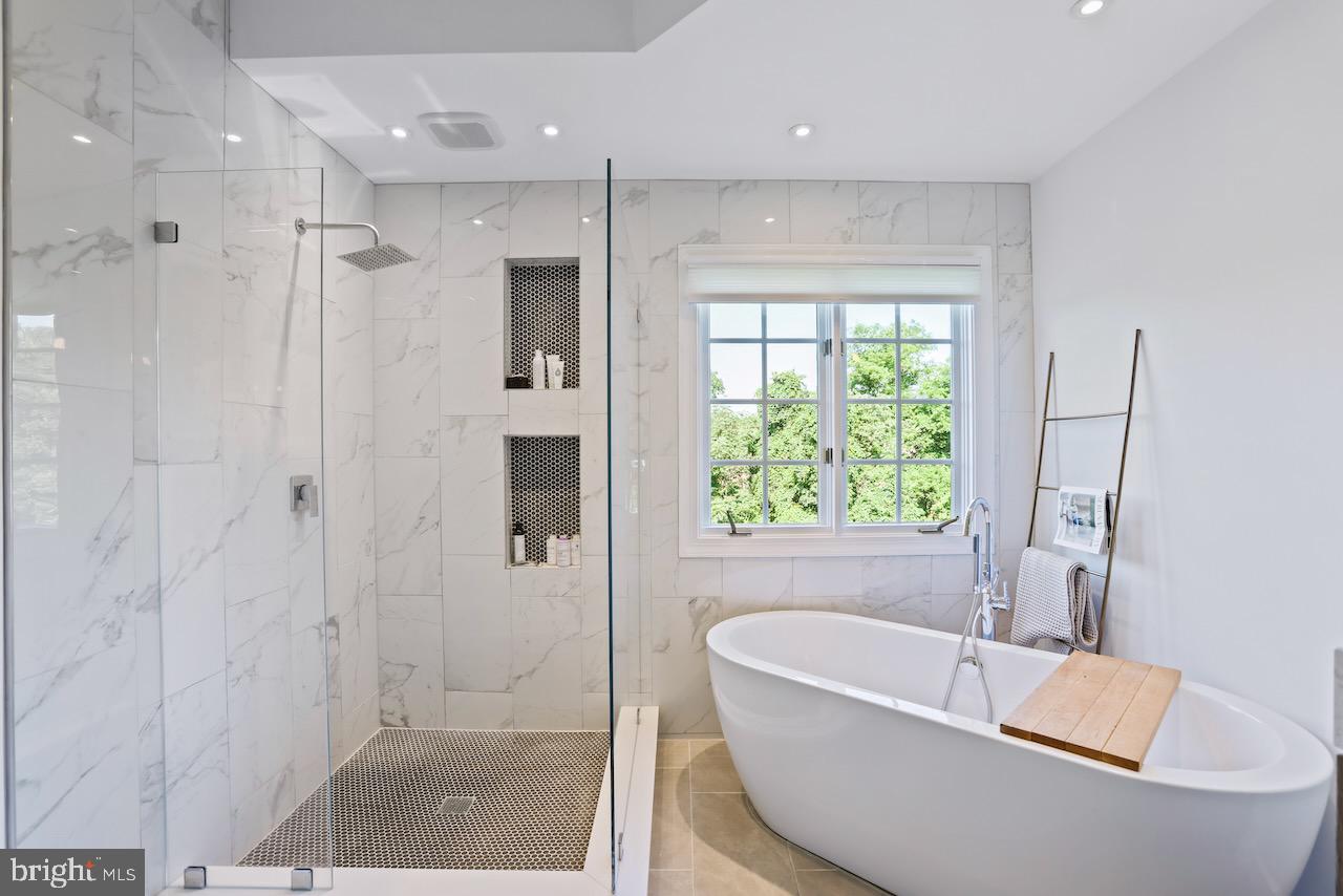 RIVER CREEK - Residential Lease