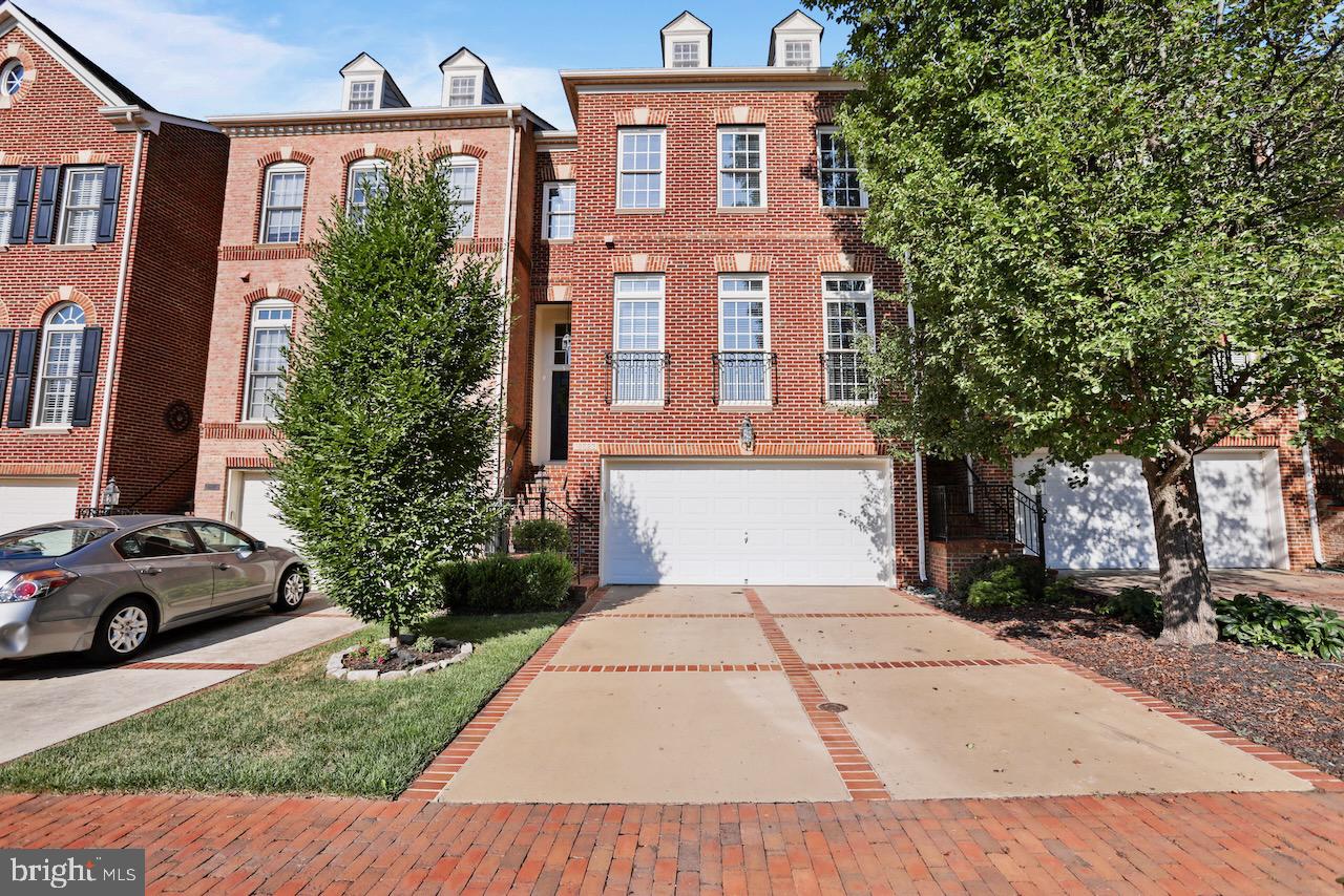 RIVER CREEK - Residential Lease