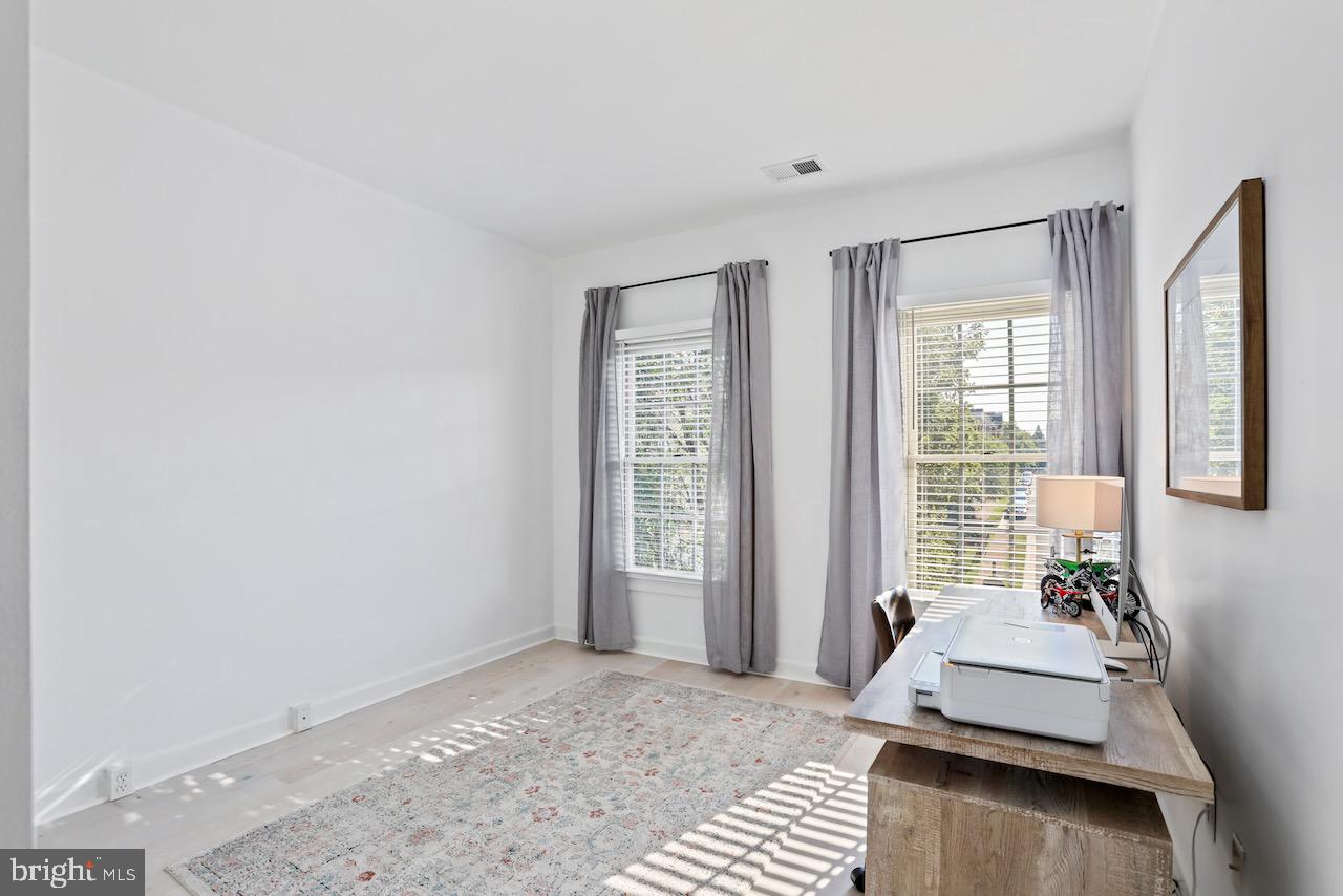 RIVER CREEK - Residential Lease