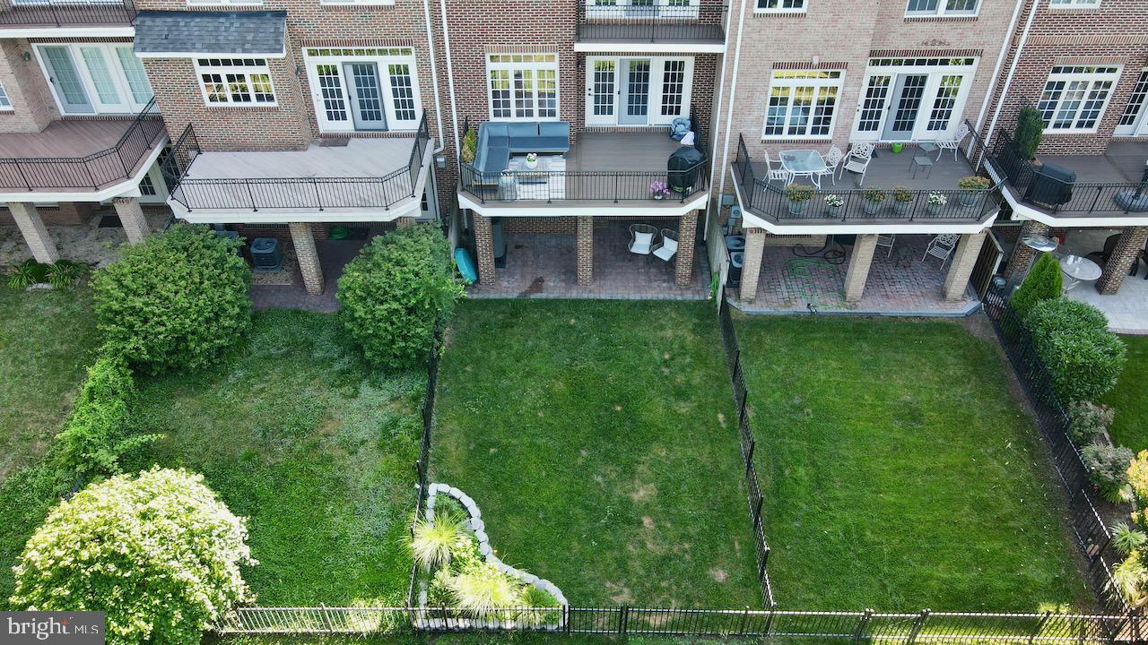 RIVER CREEK - Residential Lease