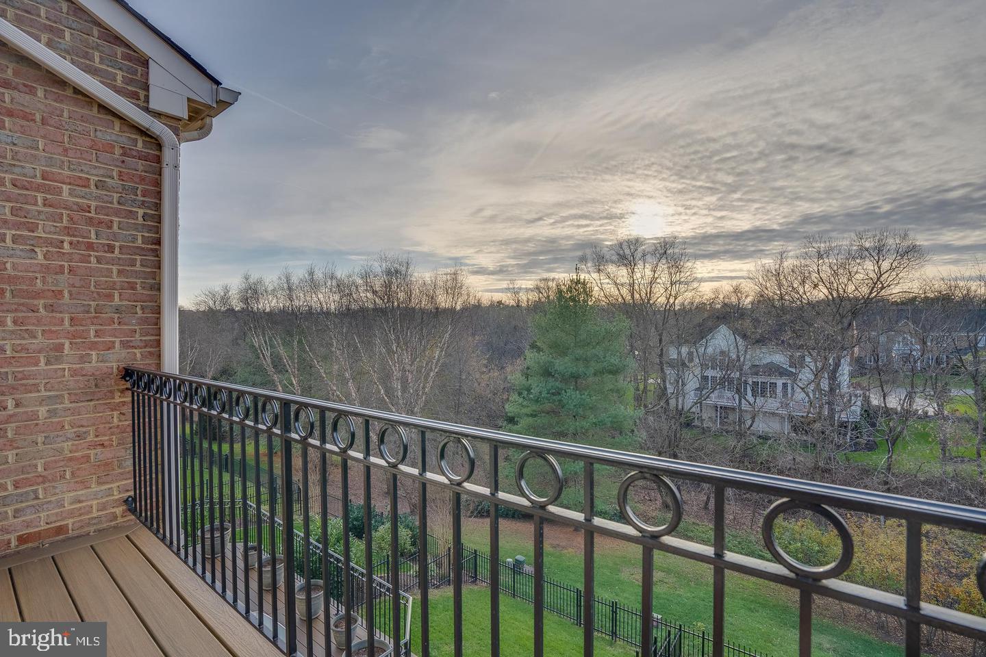 RIVER CREEK - Residential Lease